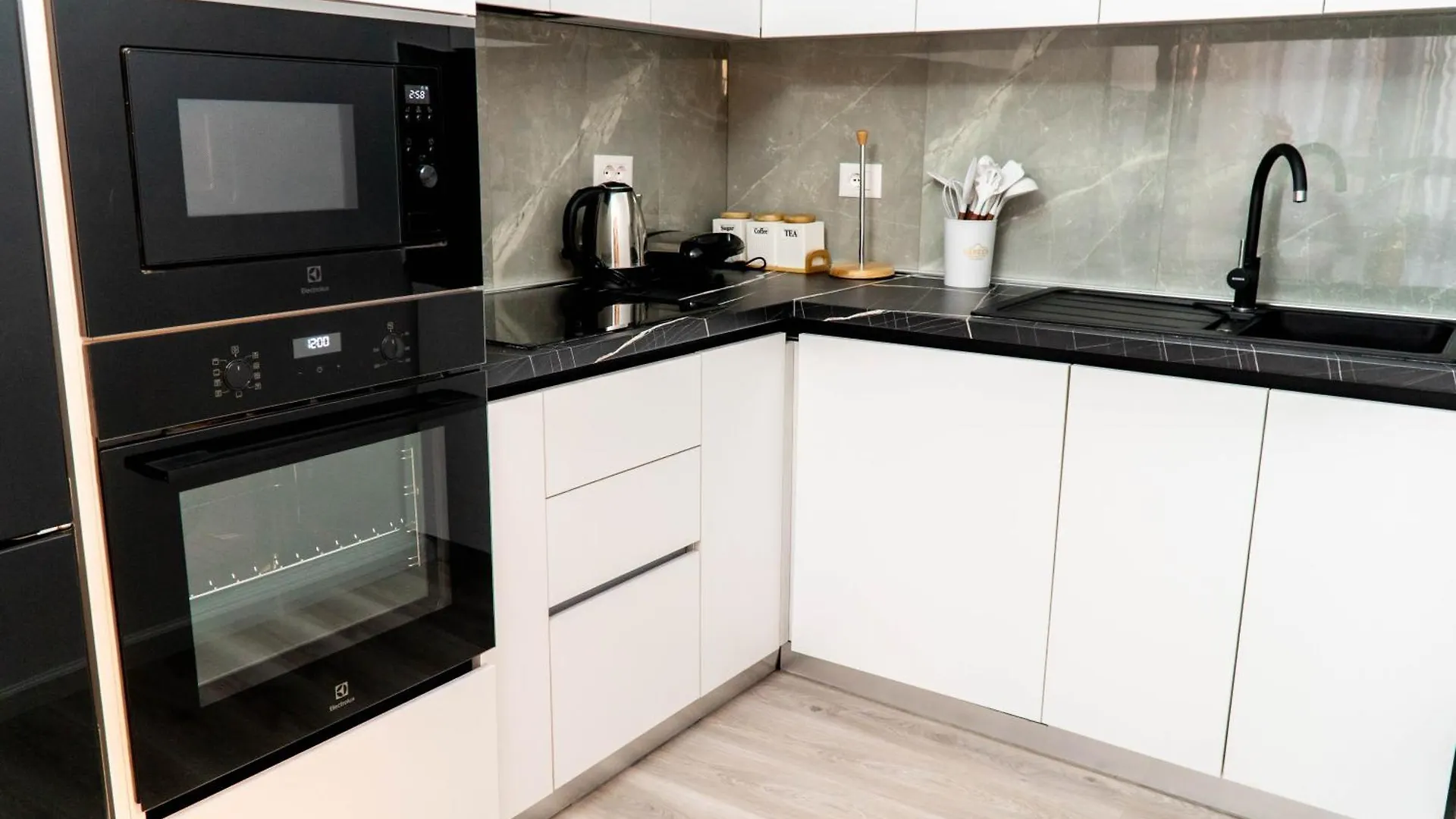 Signature Apartment 8 Tirana