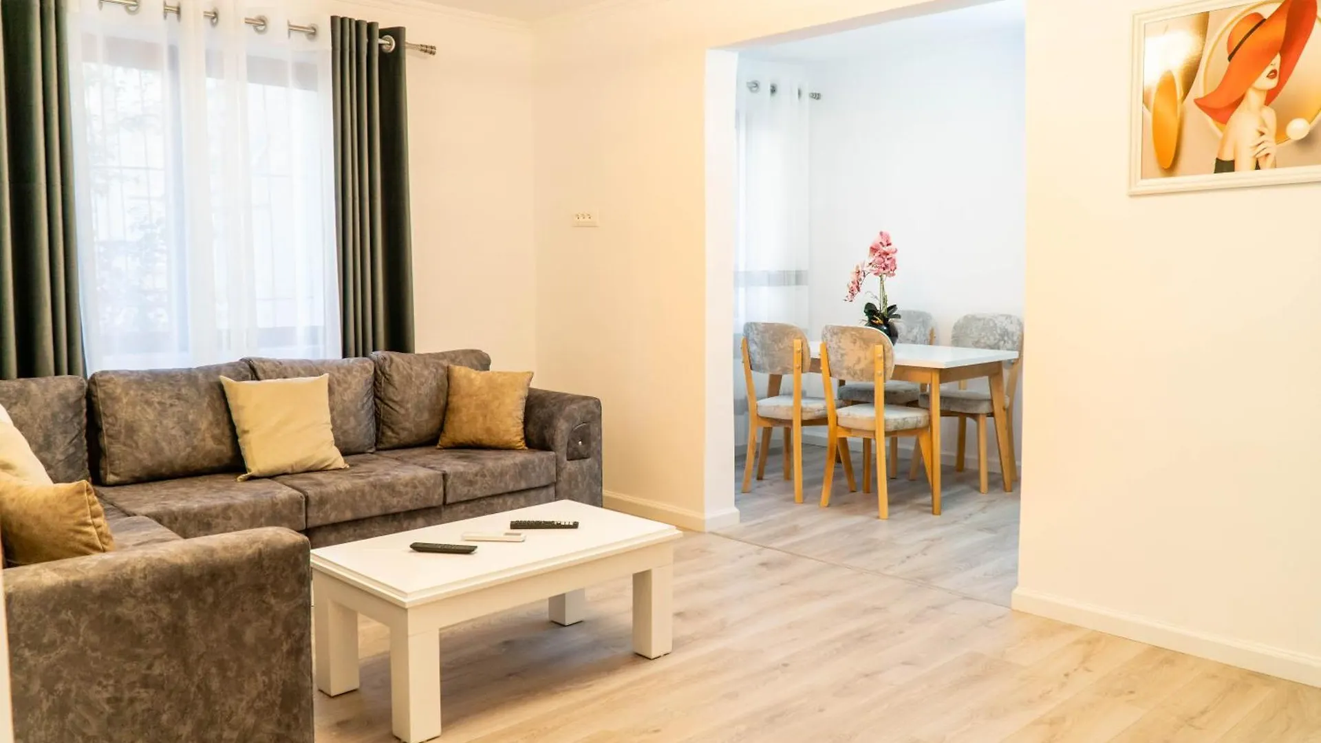 Signature Apartment 8 Tirana