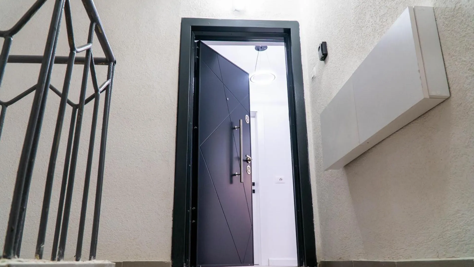 Signature Apartment 8 Tirana Albania