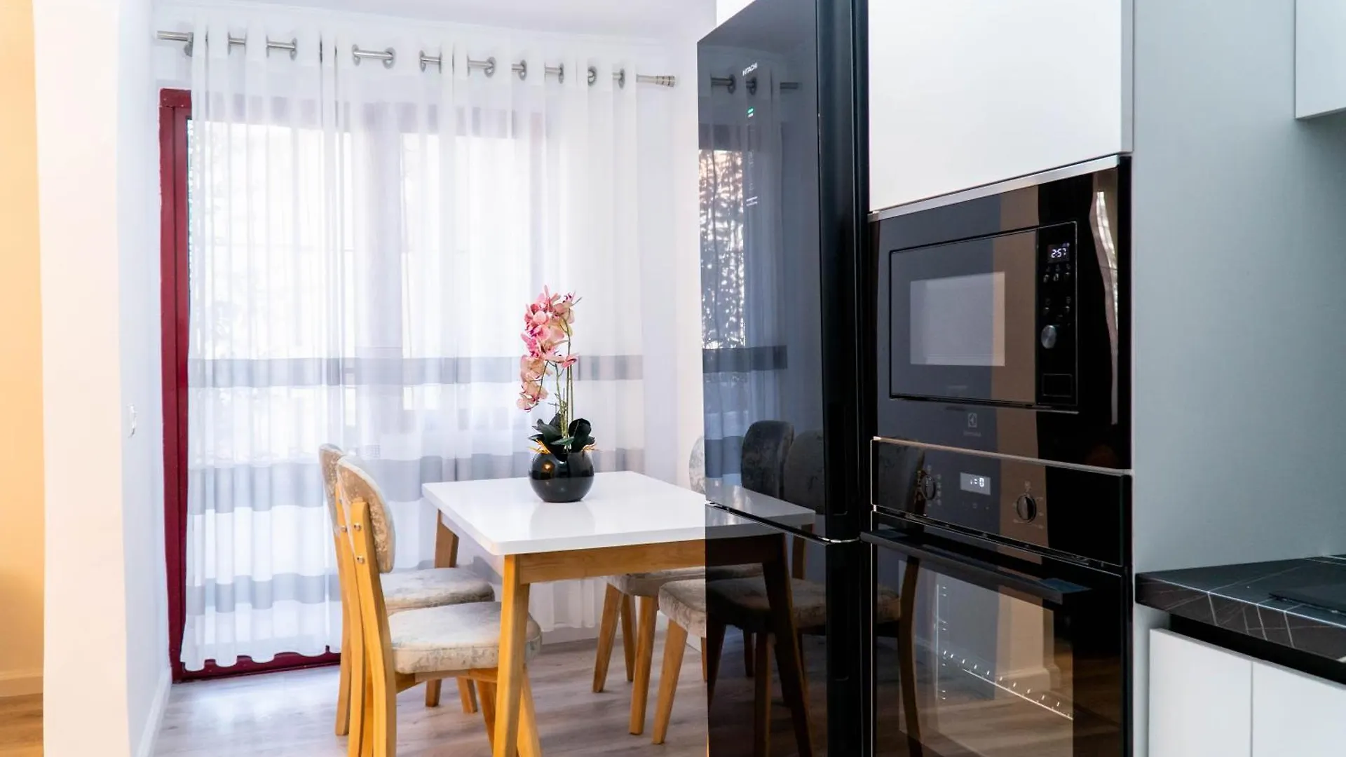 Signature Apartment 8 Tirana