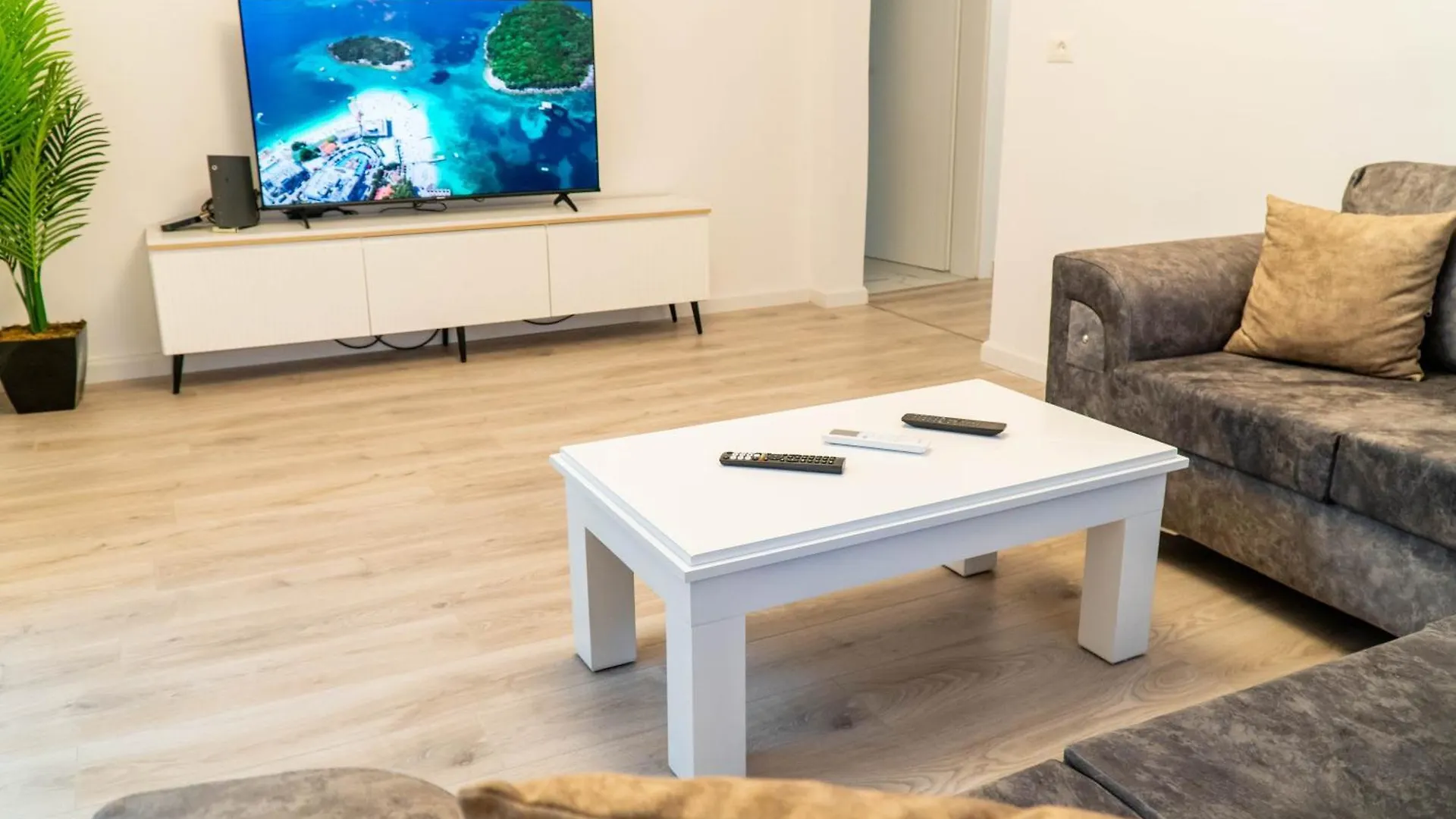Signature Apartment 8 Tirana