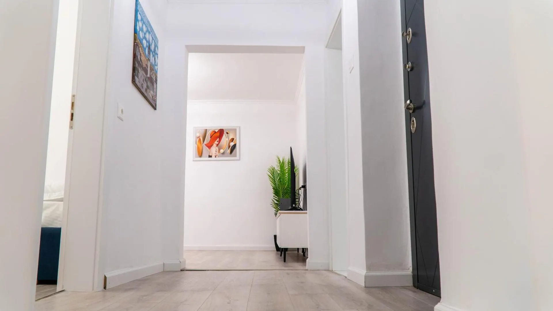 Signature Apartment 8 Tirana 0*,  Albania